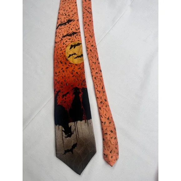 Seasonal Concepts by MMG‎ Hallmark Halloween Cats Bats Moon Silk Tie - Picture 8 of 8